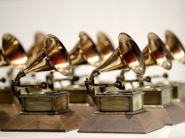 Церемонию премии "Грэмми" — 2022 перенесли из-за COVID-19. Пока на неопределенный срок