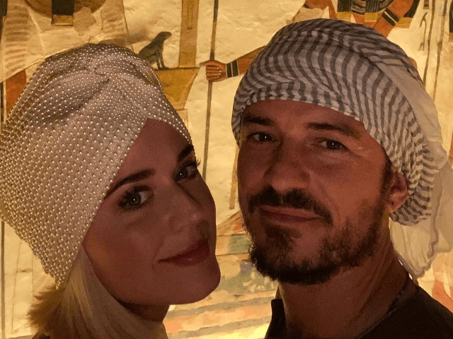 Кэти Перри опубликовала архивные снимки в честь 44-летия Орландо Блума