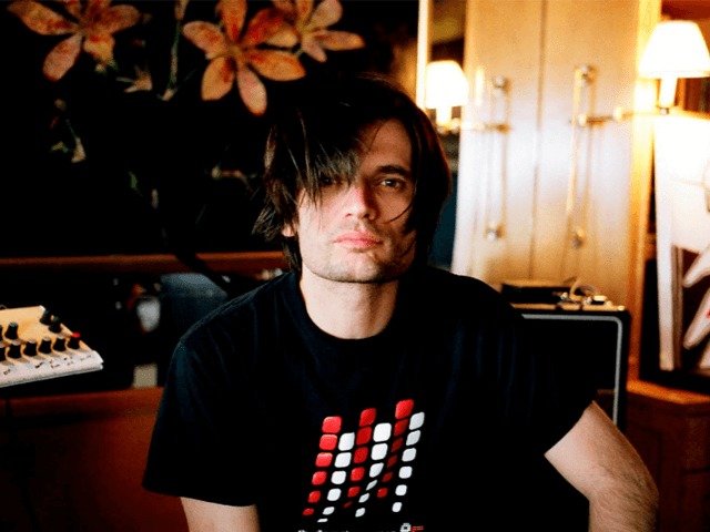 Гитарист Radiohead запустил собственный лейбл классической музыки