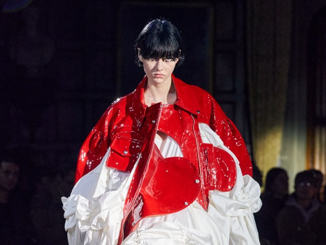 Simone Rocha посвятили коллекцию ирландскому фольклорному мифу "Дети Лира"