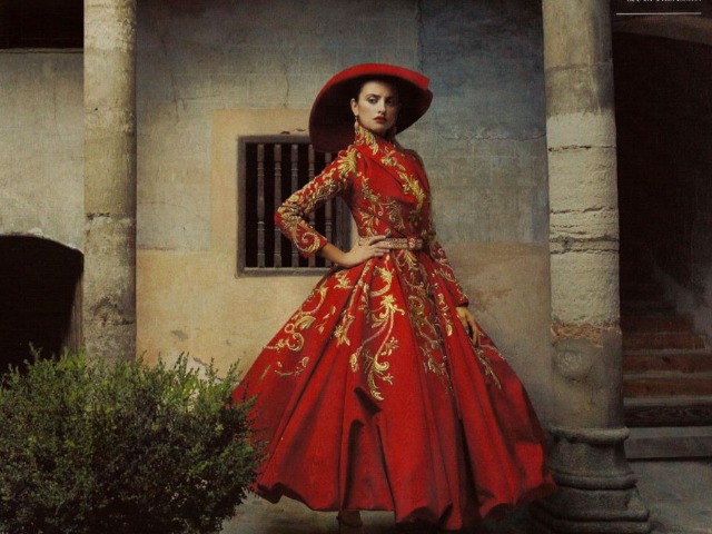  Целый мир: Christian Dior выпустили книгу об эпохе Джона Гальяно в модном доме