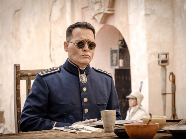 Смотрите: Джонни Депп и Роберт Паттинсон в трейлере фильма "В ожидании варваров"