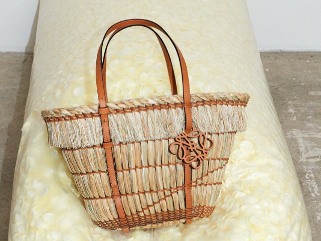 Loewe відреставрували понад 240 плетених корзинок, аби вшанувати традиційне ремесло