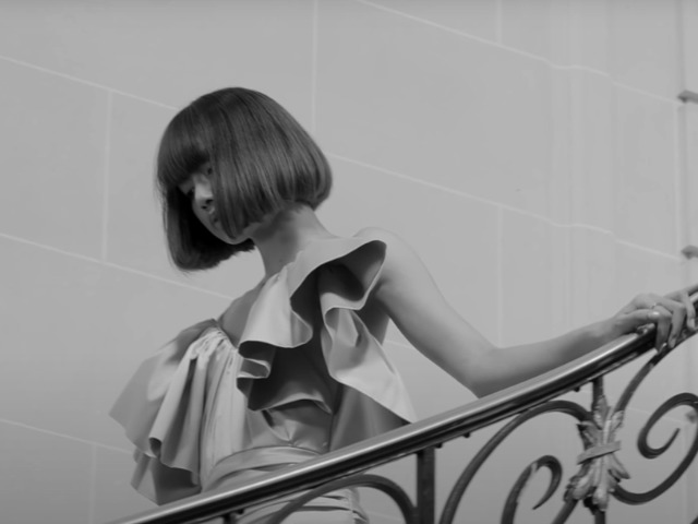 Смотрите: Lisa из Blackpink снялась в первой рекламе высокой парфюмерии Celine