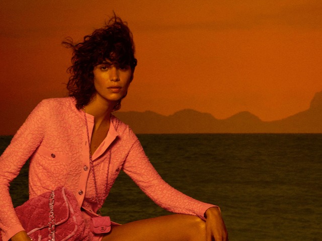 Тур по Средиземному морю: Chanel представили круизную коллекцию