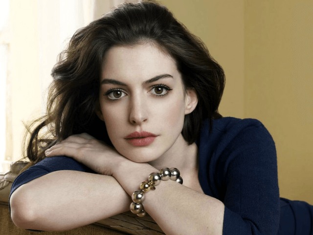 Энн Хэтэуэй сыграет ведьму в новом фильме Роберта Земекиса