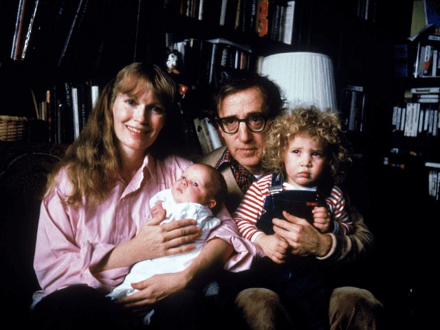 Смотрите: Трейлер документального сериала о скандале между Вуди Алленом и Миа Фэрроу