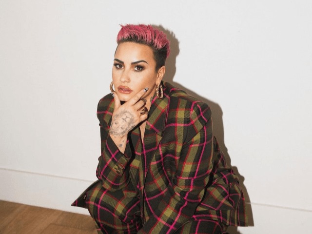 Вне пола и гендера: Деми Ловато заявила о своей небинарности