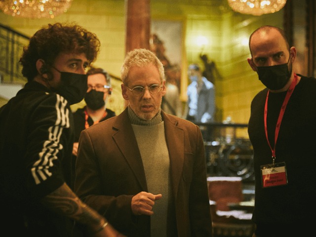 Голливудский актер Джош Пэйс о том, как коронавирус помогает вжиться в роль спецагента