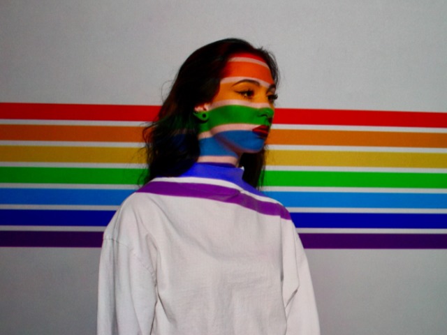 Статистика: В Україні зросла кількість людей, які позитивно ставляться до ЛГБТ-спільноти