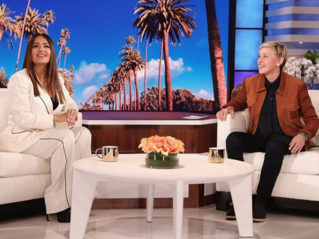 Сальма Хайек вызвала медиума, чтобы тот выгнал привидений из ее дома