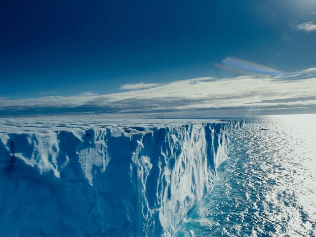 Ученые обнаружили пластик в одном из самых чистых регионов планеты — Арктике
