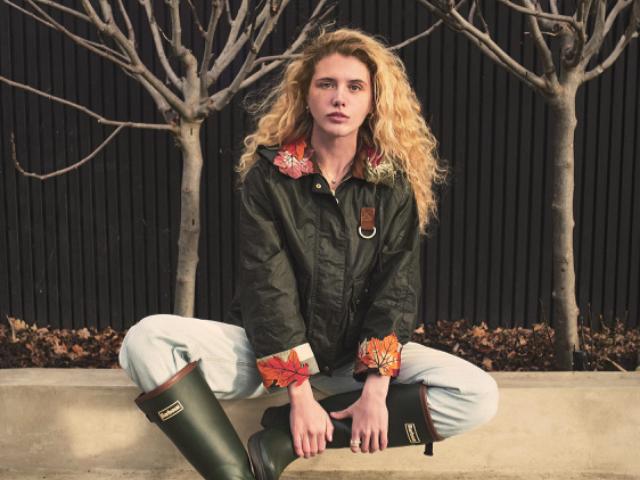 KSENIASCHNAIDER представили колаборацію з британським брендом BARBOUR