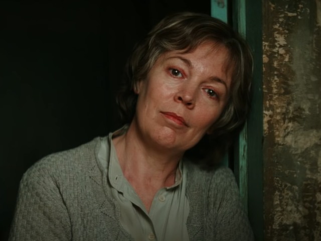 Оливию Колман подозревают в убийстве в первом трейлере сериала "Ландшафтные дизайнеры"