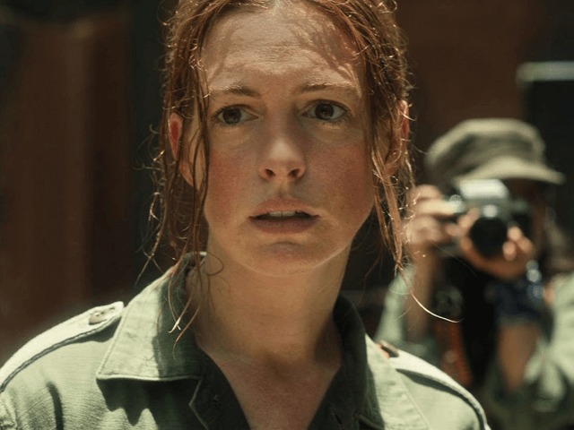 Смотрите: Энн Хэтэуэй и Бен Аффлек в трейлере фильма "Последнее, чего он хотел"