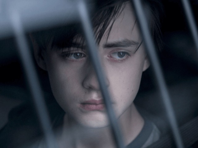 Что посмотреть вечером: Сериал "Защищая Джейкоба" с Крисом Эвансом и Мишель Докери