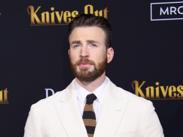 Крис Эванс назван самым сексуальным мужчиной 2021 года