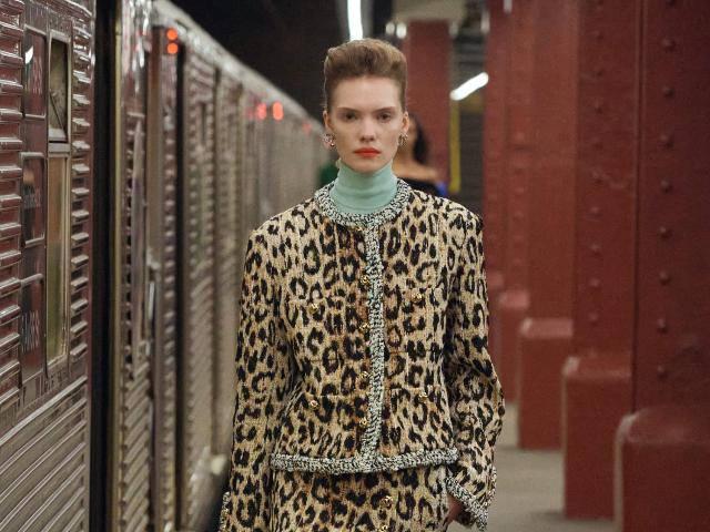 В очікуванні потягу метро: Матьє Блазі для Chanel Métiers d’Art — 2026