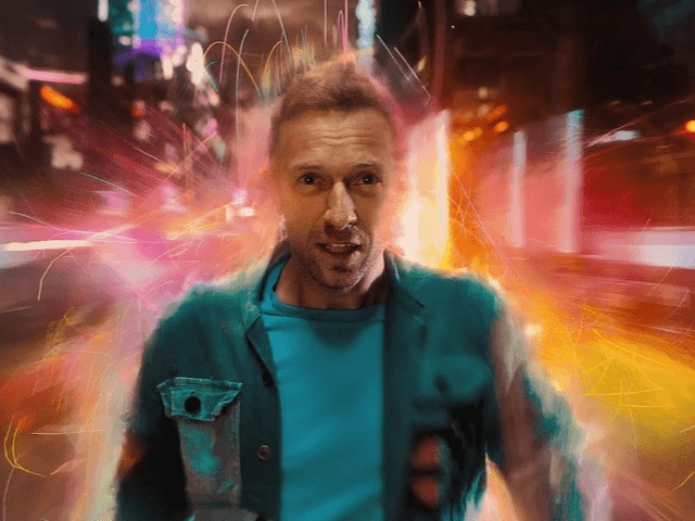 Путешествие по галактике и танцы с инопланетянами в новом клипе Coldplay 