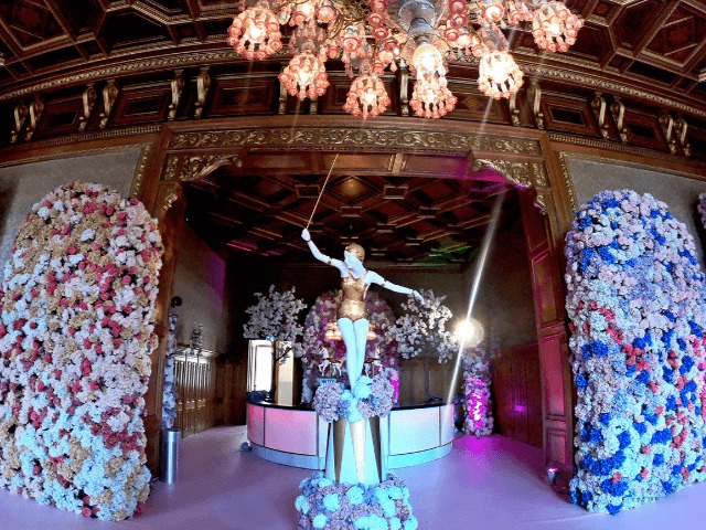 Украинская компания Fiori поддержала благотворительный бал по борьбе со СПИДом