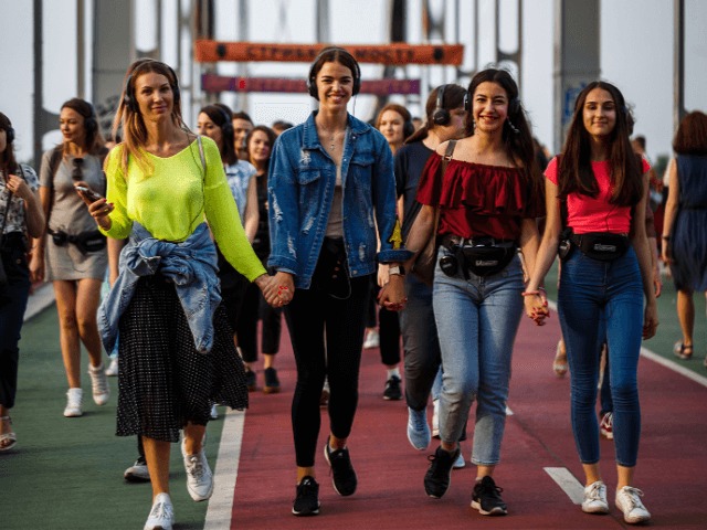 Киевский иммерсивный театр uzahvati открывает летний сезон спектаклей