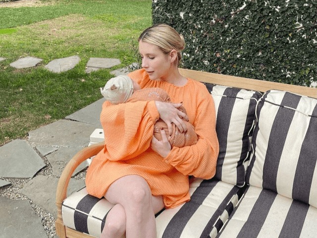 Эмма Робертс показала первое фото новорожденного сына