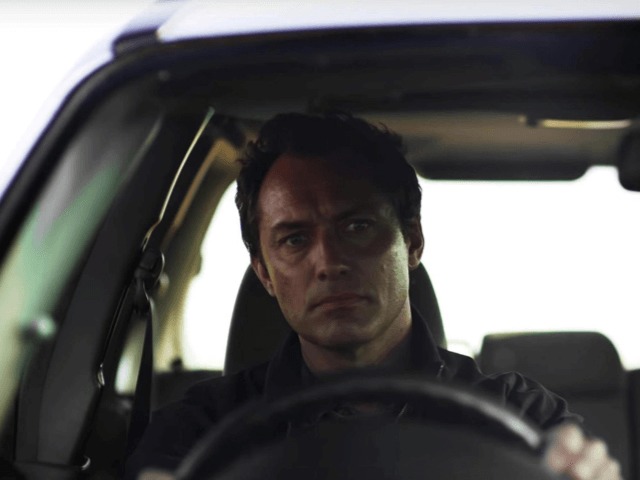 Смотрите: Джуд Лоу и Эмили Уотсон на загадочном острове в трейлере сериала "Третий день"