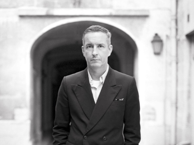 Дрис Ван Нотен и другие дизайнеры требуют пересмотреть графики распродаж