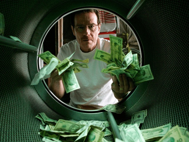 В Британии нашли сейф с £ 20-ю тысячами. Их передадут на благотворительность 