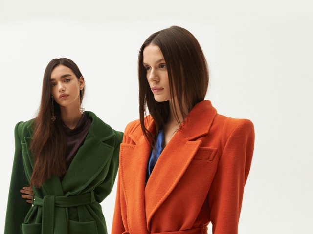 Кроп-топы, тренчи и цветные костюмы в коллекции украинского бренда Litchi Crimson 