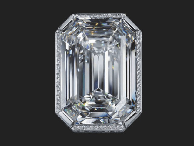 Бриллиант 55,55 карата: Chanel создали ожерелье в честь 100-летия аромата №5