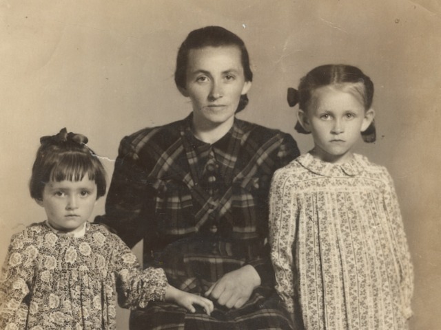 Дивіться: Колекція світлин українського street fashion "Родинний альбом"