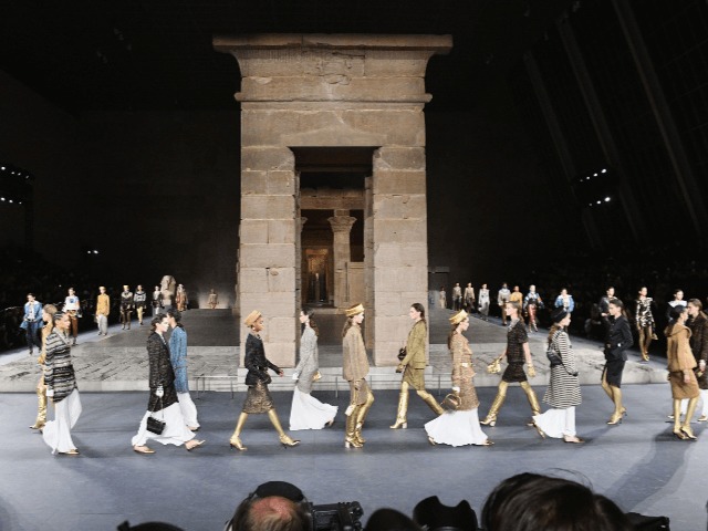 Chanel покажут коллекцию Métiers d’Art в замке Шенонсо