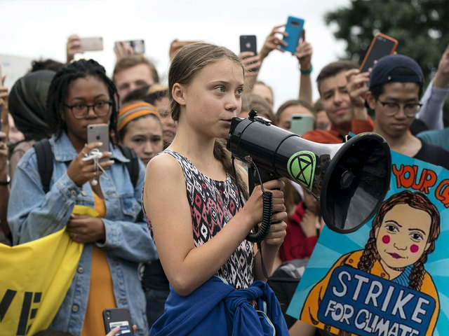 Collins Dictionary назвали слово 2019 года — "климатический страйк"