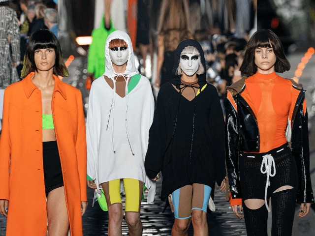 Вещи из водорослей и рыбьей кожи в коллекции Courrèges