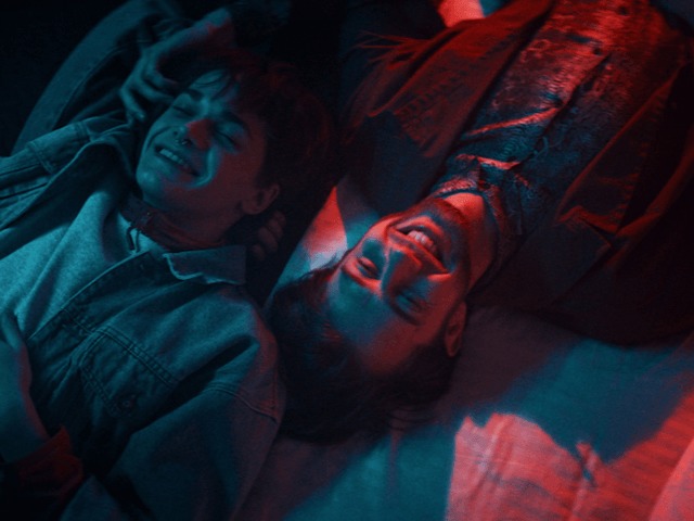 Смотрите: Романтика придорожных мотелей в клипе First Night, Is It for Real? группы Banned Society