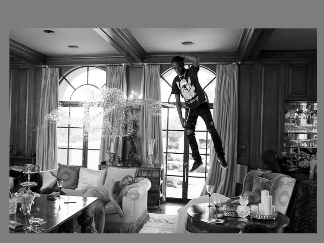 Утро после вечеринки: Трэвис Скотт, The Weeknd и Джона Хилл в клипе Wake Up