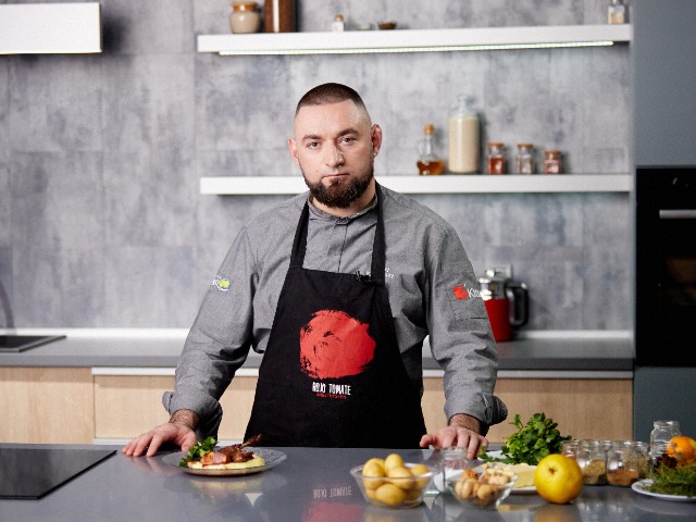 От шефа: Готовим утиные ножки в глинтвейне по авторскому рецепту Алексея Краковского