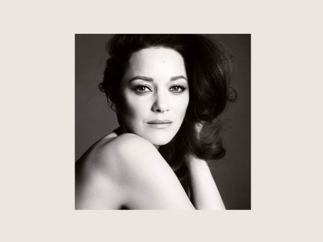 Марион Котийяр стала лицом аромата Chanel № 5