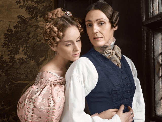 Что посмотреть вечером: Три фильма и два сериала с красивыми костюмами