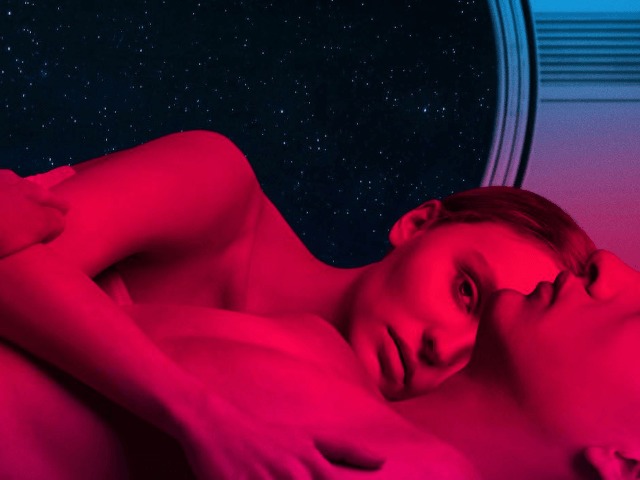 Смотрите: Лили-Роуз Депп и Колин Фаррелл в трейлере драмы "Путешественники"