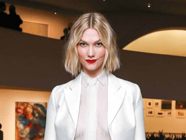 Карли Клосс впервые станет мамой