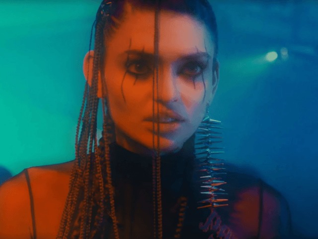 10 вопросов украинской модели Валерии Караман, которая выпустила свой первый сингл и клип