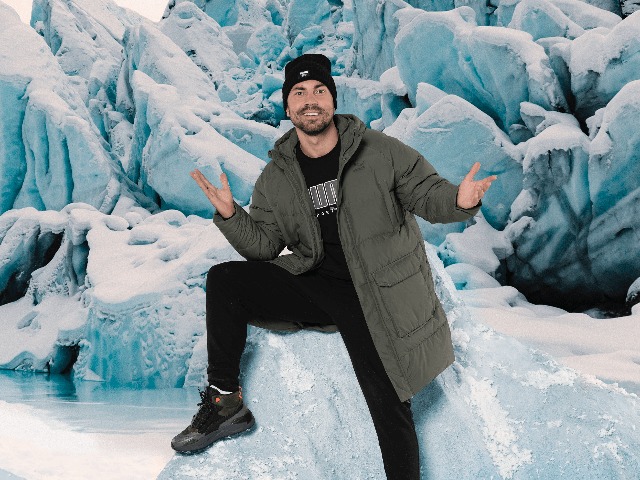 Смотрите захватывающие приключения Андрея Беднякова с пещерным человеком в новой рекламной кампании PUMA