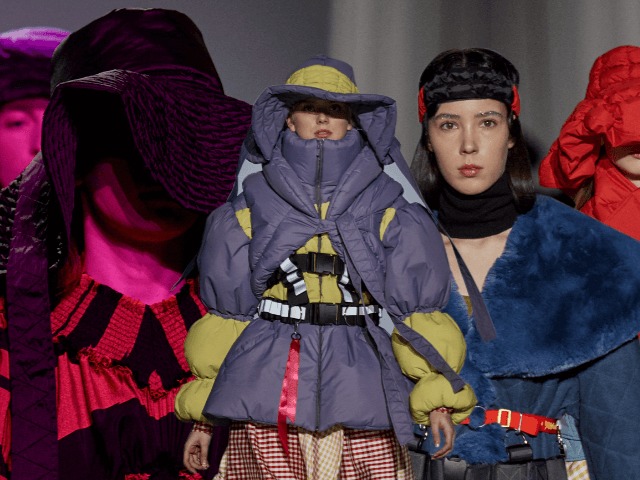 Многослойность, балаклавы и элементы униформы на показе Yana Chervinska