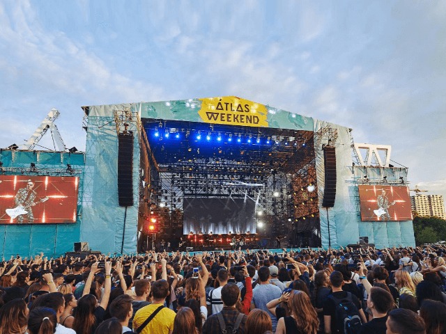 На фестивале Atlas Weekend создали специальные зоны для людей с проблемами слуха 