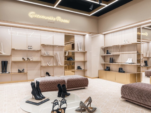 Первый в Украине shop-in-shop Gianvito Rossi открылся в Helen Marlen Mandarin