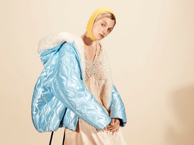 Эмма Коррин вспоминает прошлое в рекламе Miu Miu