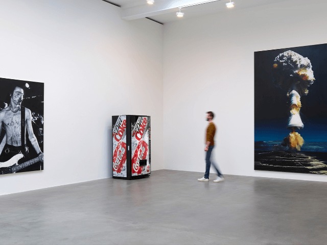 Что внутри: Выставка Дэмиена Херста Fact Paintings and Fact Sculptures