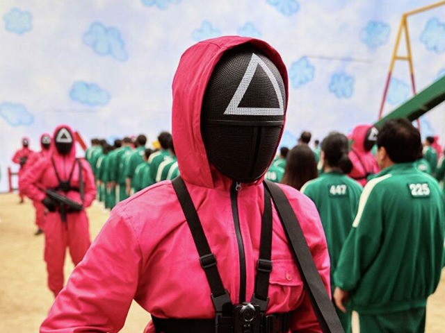 На пике популярности: Netflix добавил еще три фильма от создателя "Игры в кальмара"